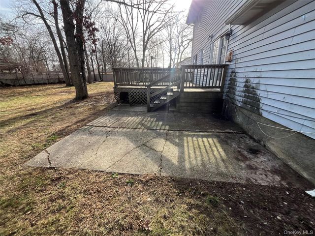 981 Connetquot Avenue, Central Islip, NY 11722