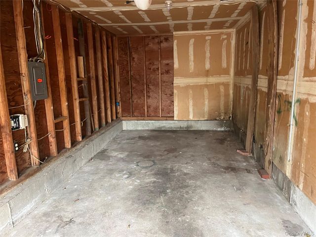 981 Connetquot Avenue, Central Islip, NY 11722