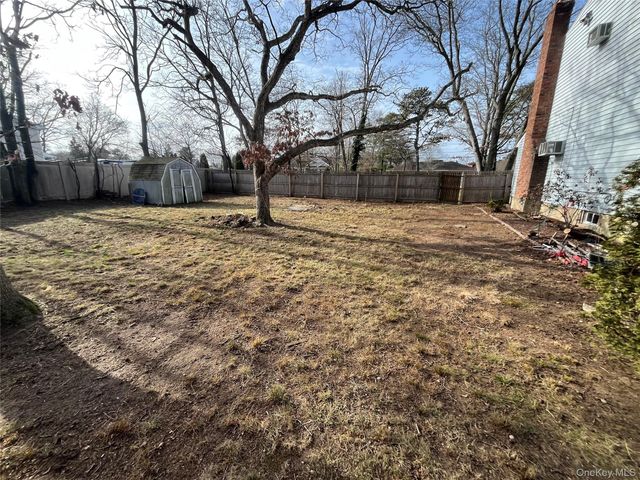 981 Connetquot Avenue, Central Islip, NY 11722