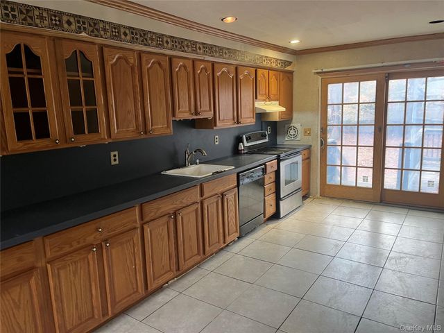 981 Connetquot Avenue, Central Islip, NY 11722