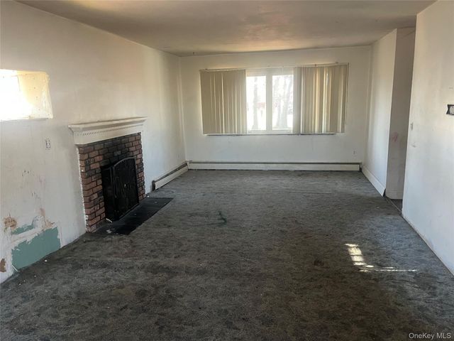 981 Connetquot Avenue, Central Islip, NY 11722