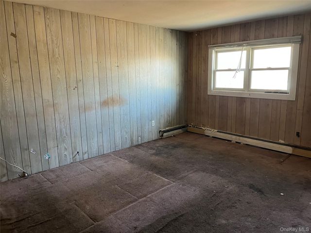 981 Connetquot Avenue, Central Islip, NY 11722