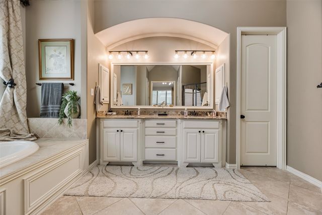 124 Crestbrook Drive, Rockwall, TX 75087