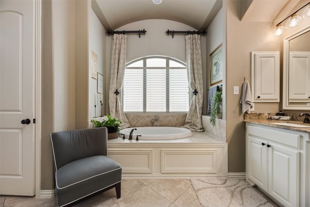 124 Crestbrook Drive, Rockwall, TX 75087