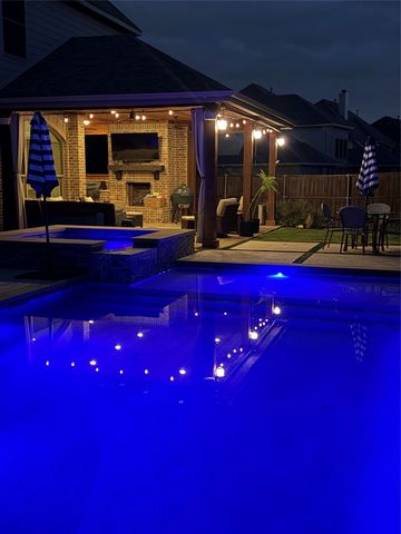 124 Crestbrook Drive, Rockwall, TX 75087
