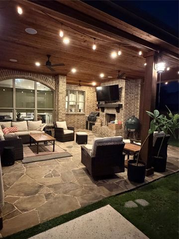 124 Crestbrook Drive, Rockwall, TX 75087