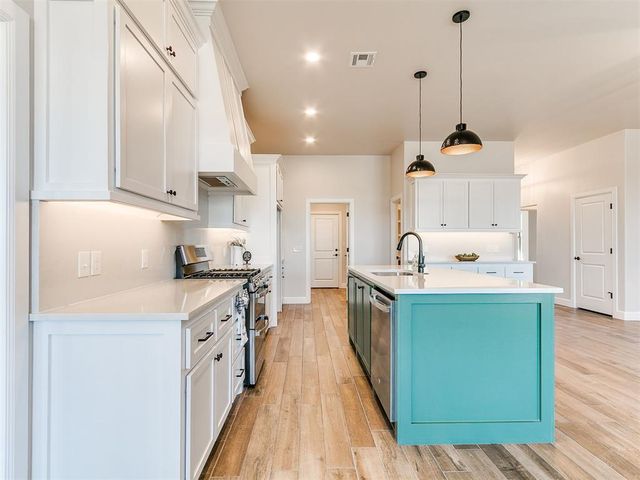 2115 Oakville Place, Norman, OK 73071