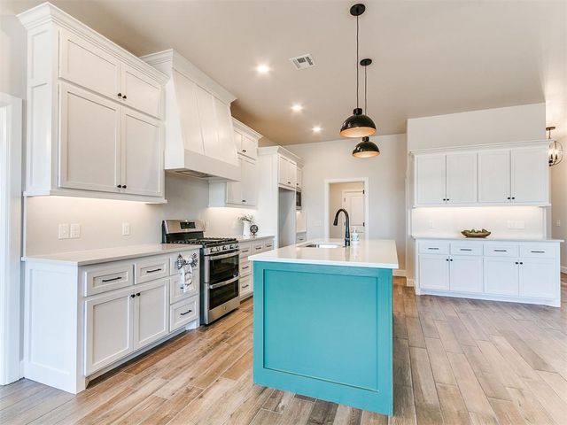 2115 Oakville Place, Norman, OK 73071