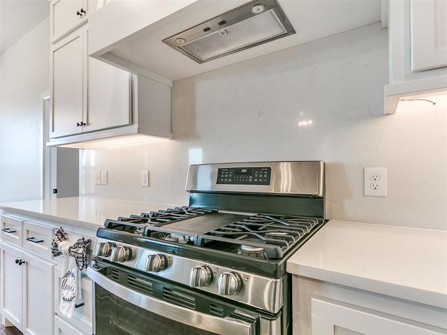 2115 Oakville Place, Norman, OK 73071