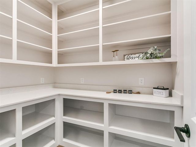 2115 Oakville Place, Norman, OK 73071