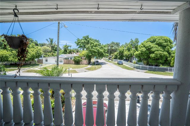 16990 NE 5th Court 2, North Miami Beach, FL 33162