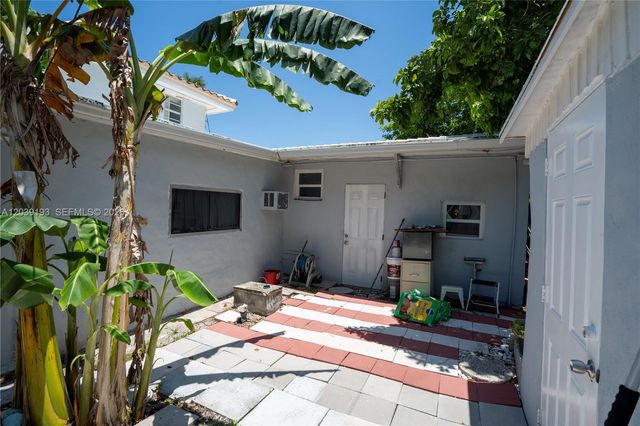 16990 NE 5th Court 2, North Miami Beach, FL 33162
