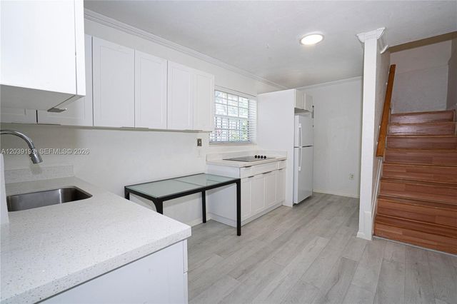 16990 NE 5th Court 2, North Miami Beach, FL 33162