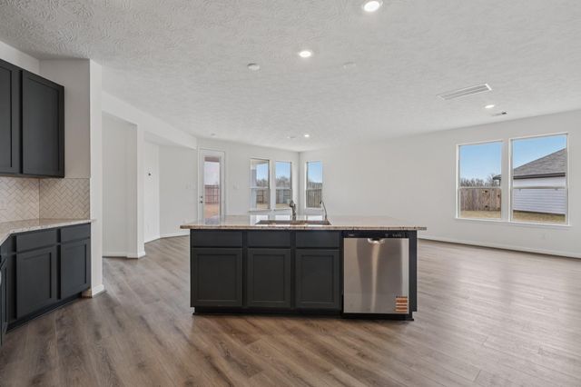 5619 Sanderling Circle, Hitchcock, TX 77563