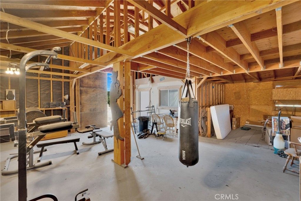 Image 36 of property listing at 8172 Coyote, Hesperia, CA 92344