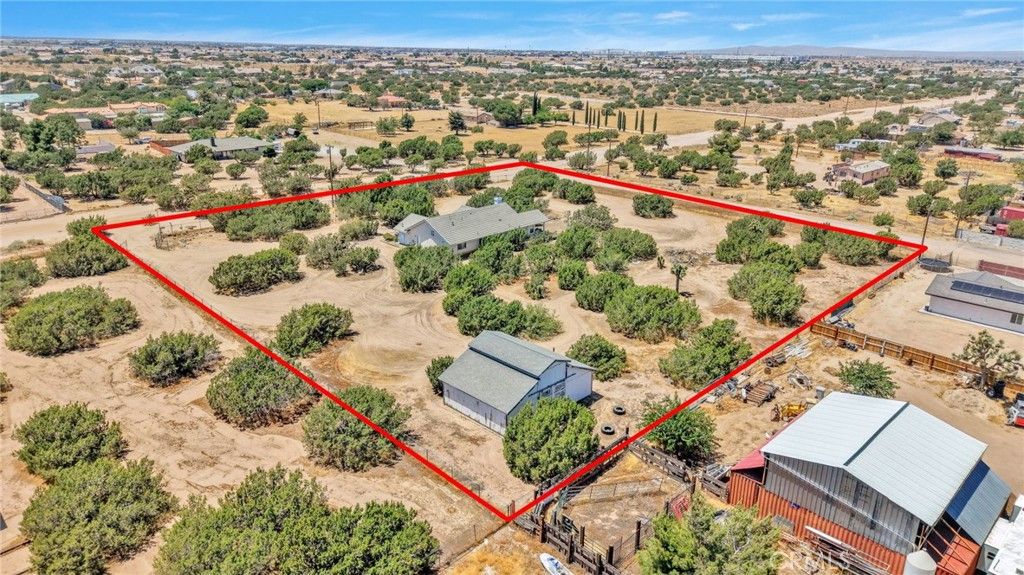 Image 43 of property listing at 8172 Coyote, Hesperia, CA 92344