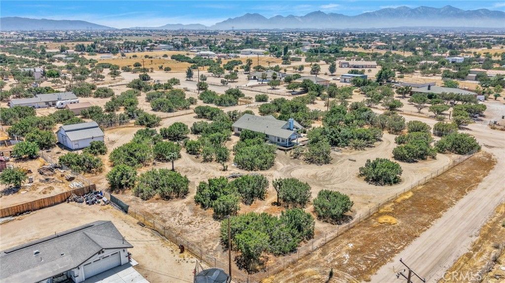 Image 44 of property listing at 8172 Coyote, Hesperia, CA 92344