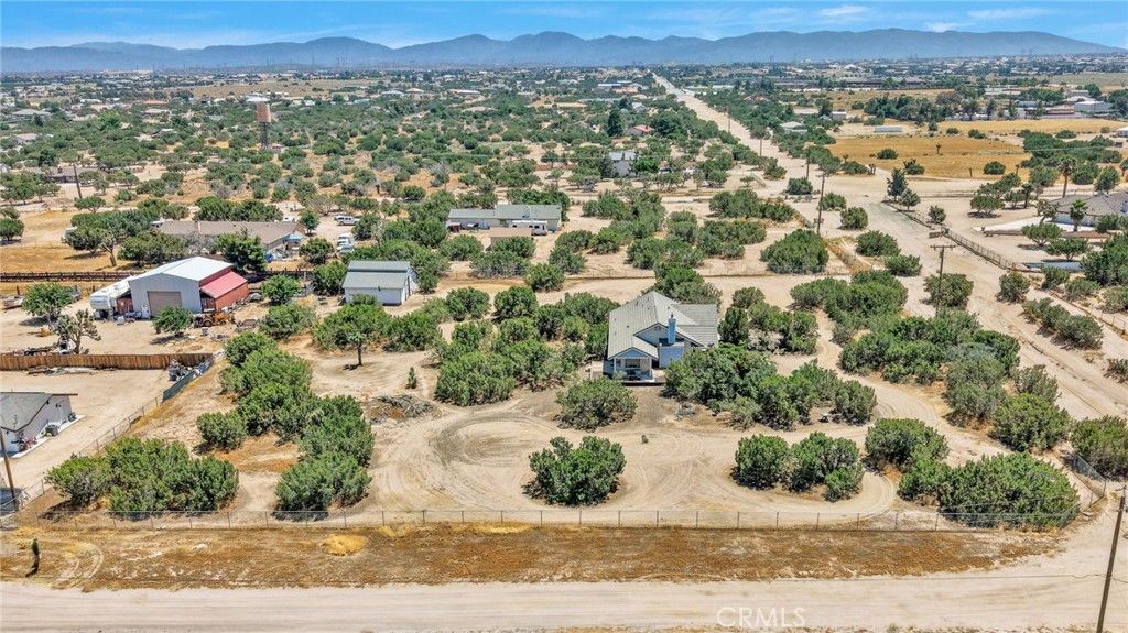Image 45 of property listing at 8172 Coyote, Hesperia, CA 92344