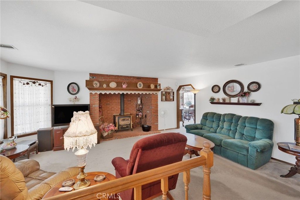 Image 5 of property listing at 8172 Coyote, Hesperia, CA 92344