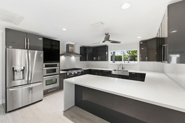 5900 Bayview Drive, Fort Lauderdale, FL 33308