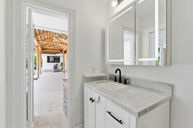 5900 Bayview Drive, Fort Lauderdale, FL 33308