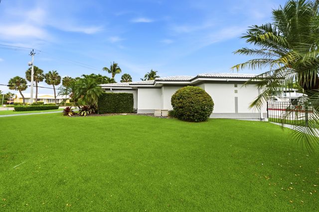 5900 Bayview Drive, Fort Lauderdale, FL 33308