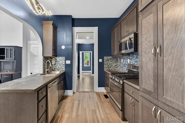 4272 Hartford Street, St Louis, MO 63116