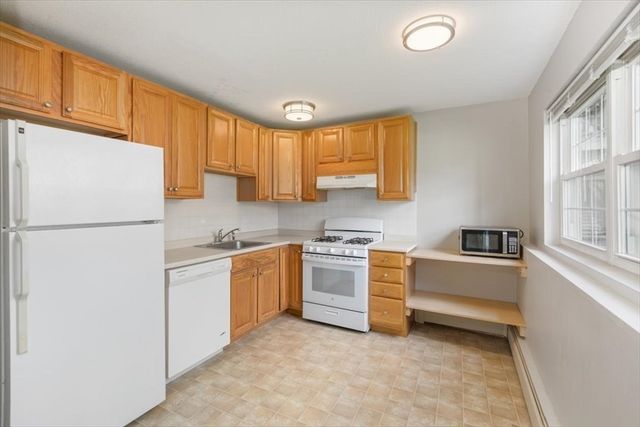39 Farrwood Ave 1, North Andover, MA 01845