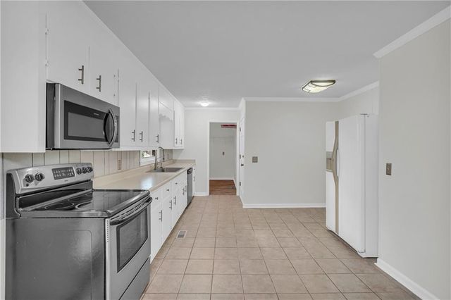 32 Cox Road SE, Cartersville, GA 30121