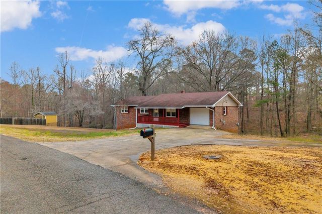 32 Cox Road SE, Cartersville, GA 30121