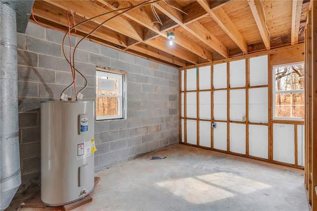 32 Cox Road SE, Cartersville, GA 30121