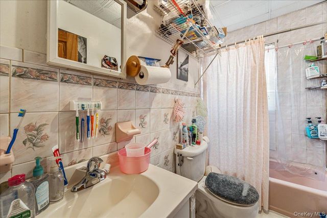 8763 108th Street, Richmond Hill, NY 11418