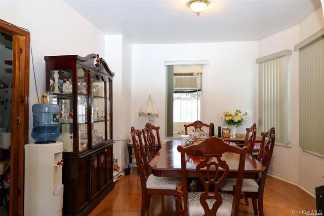 8763 108th Street, Richmond Hill, NY 11418