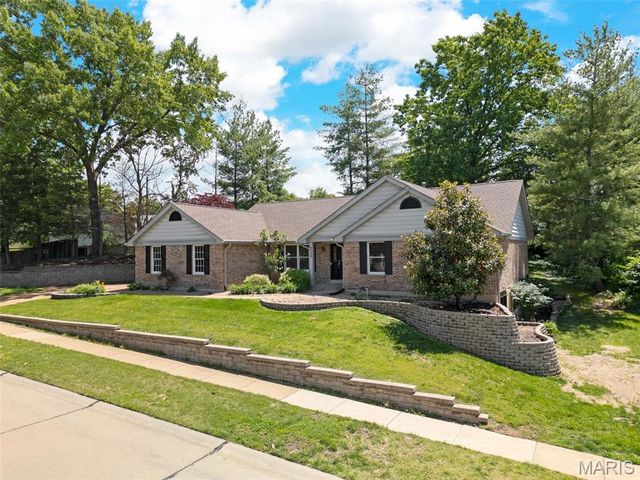 4568 Braungate Drive, St Louis, MO 63128