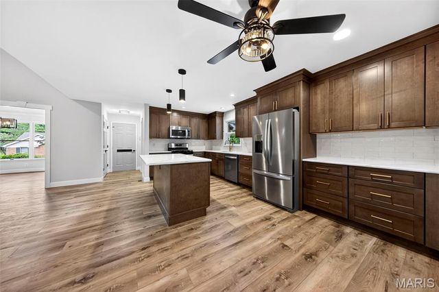 4568 Braungate Drive, St Louis, MO 63128