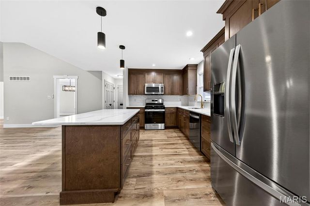 4568 Braungate Drive, St Louis, MO 63128