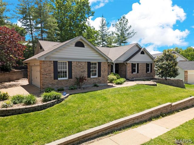 4568 Braungate Drive, St Louis, MO 63128