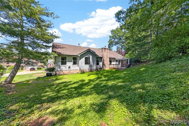 4568 Braungate Drive, St Louis, MO 63128