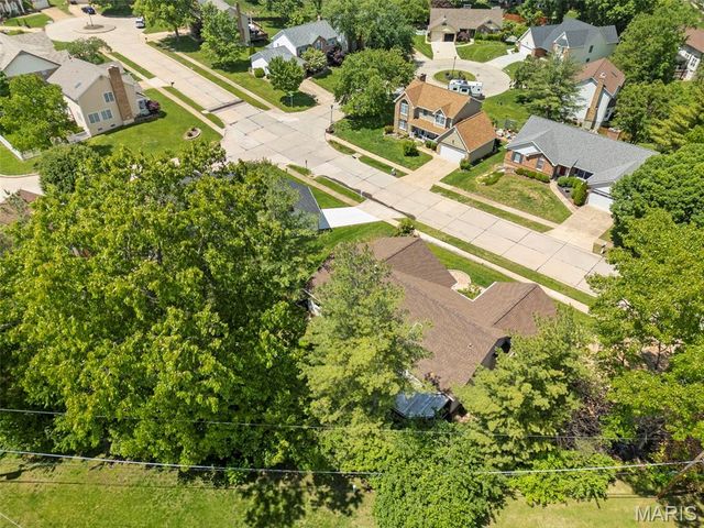 4568 Braungate Drive, St Louis, MO 63128