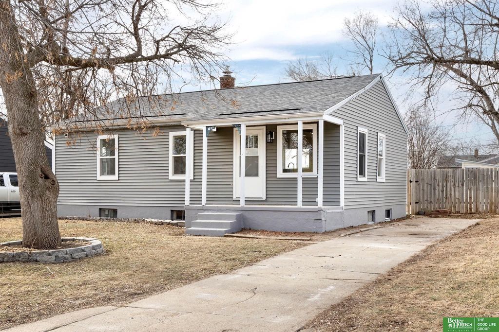 2530 Crawford Street, Bellevue, NE 68005