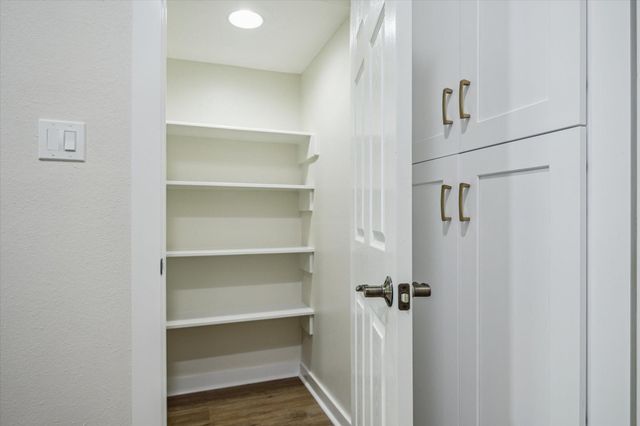 6727 Belmont Street, West University Place, TX 77005