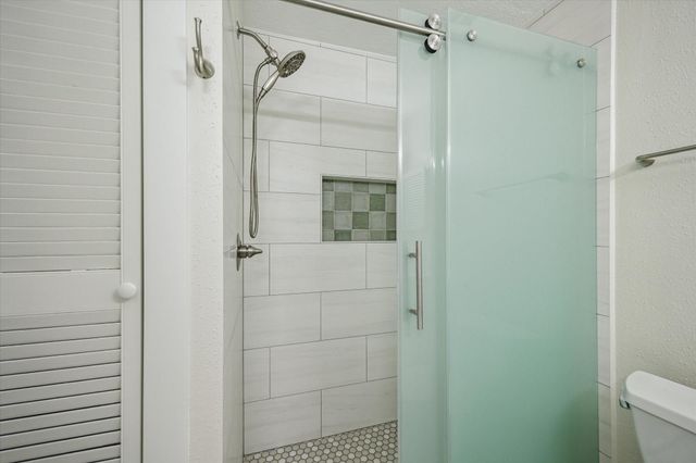 6727 Belmont Street, West University Place, TX 77005