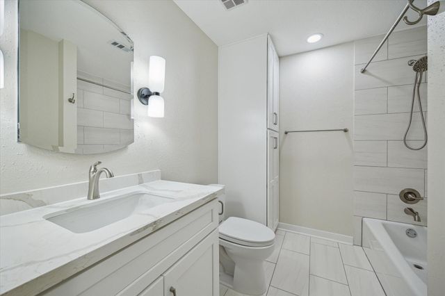 6727 Belmont Street, West University Place, TX 77005