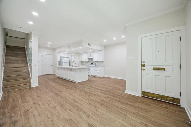 6727 Belmont Street, West University Place, TX 77005