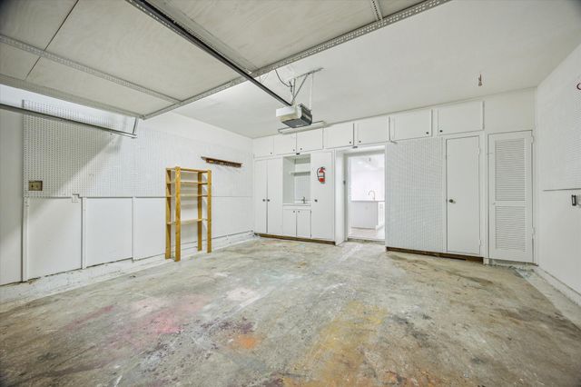 6727 Belmont Street, West University Place, TX 77005