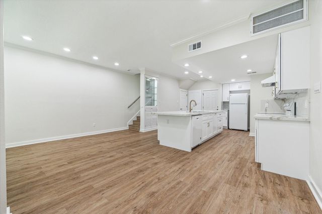 6727 Belmont Street, West University Place, TX 77005