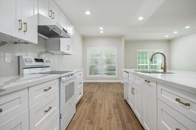 6727 Belmont Street, West University Place, TX 77005