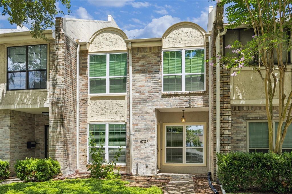 6727 Belmont Street, West University Place, TX 77005