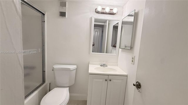 9262 NW 1st St 205, Pembroke Pines, FL 33024