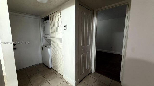 9262 NW 1st St 205, Pembroke Pines, FL 33024